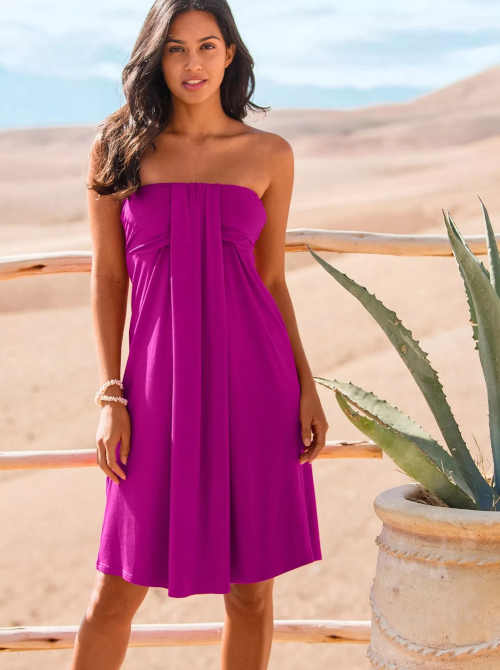 šaty purpurové barvy nad kolena