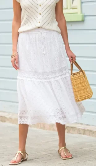 Bílá krajková midi sukně ve velikostech pro plnoštíhlé